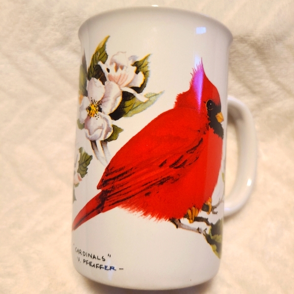 Cardinal and Dogwood mug - Picture 2 of 5